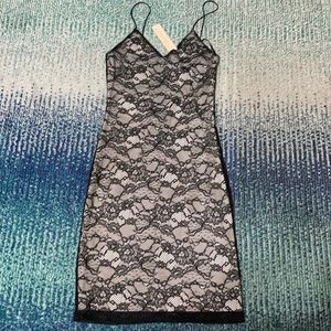 Alice + Olivia mini dress. Lace detail. Black and white.